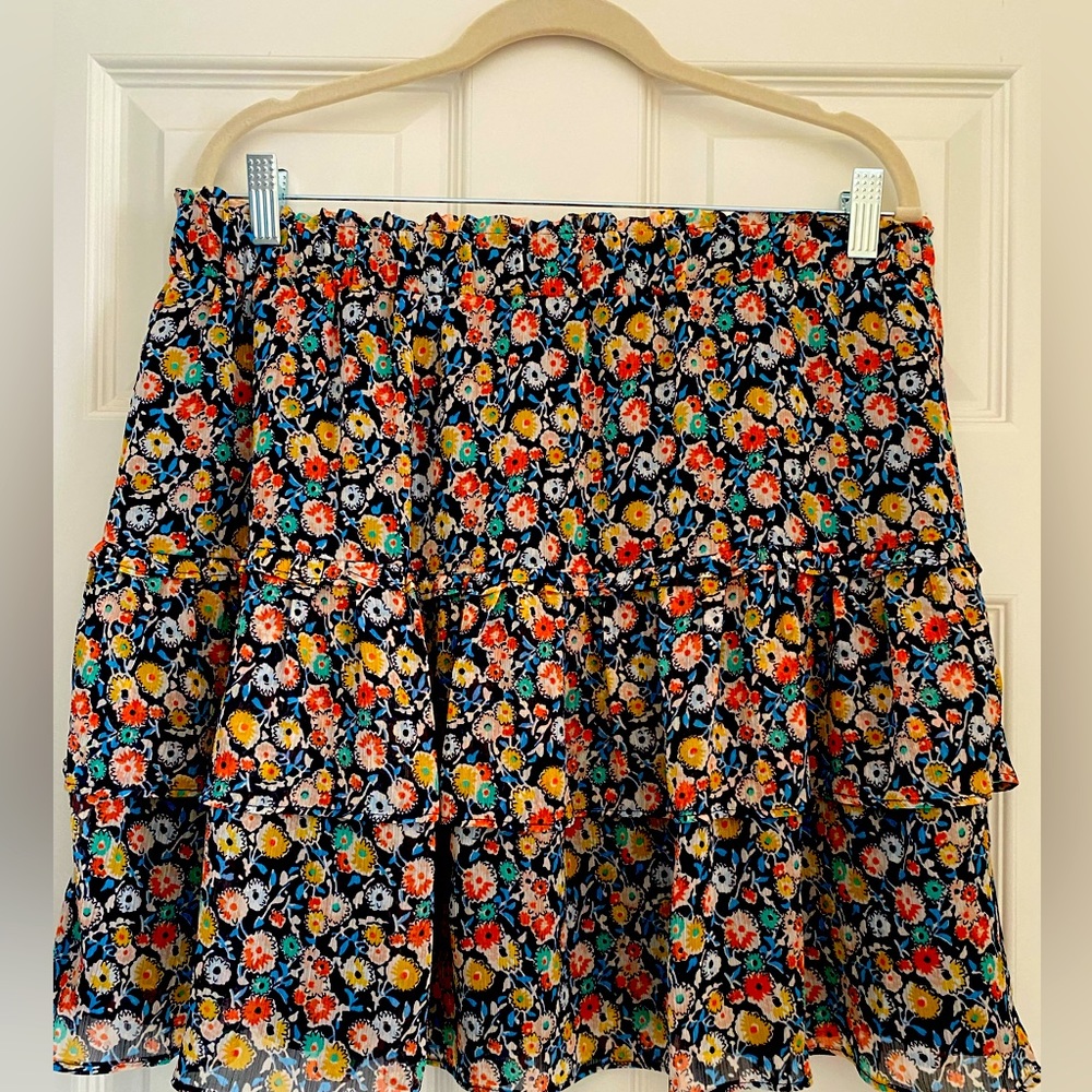 Loft floral skirt. Large. New. Elastic waist. Easy and fun.